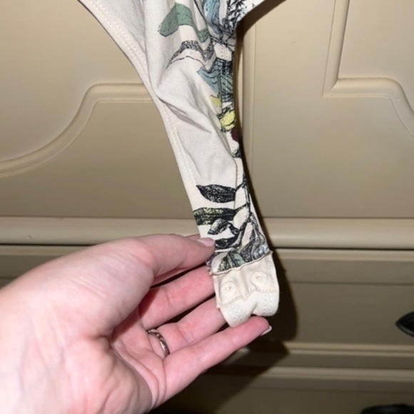 GUESS Bodysuit, Floral, Size XL - Picture 6 of 6